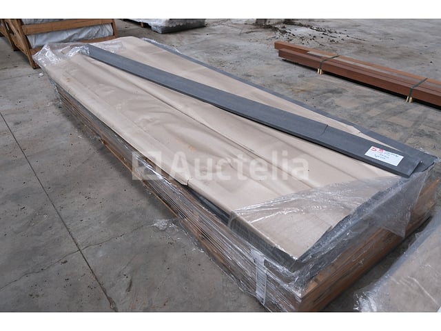 30 Cedral TR05 composiet plinten – kavel bij Auctelia, Liège