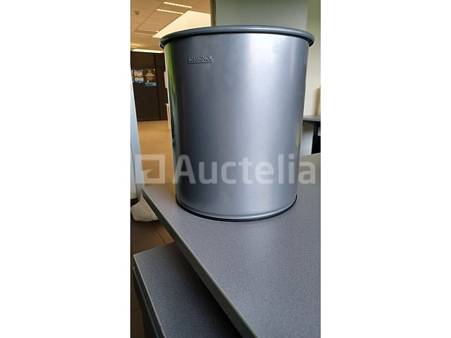 34 afvalemmers(vuilbakken) uit staal – foto 5 – kavel bij Auctelia, Merelbeke-Melle