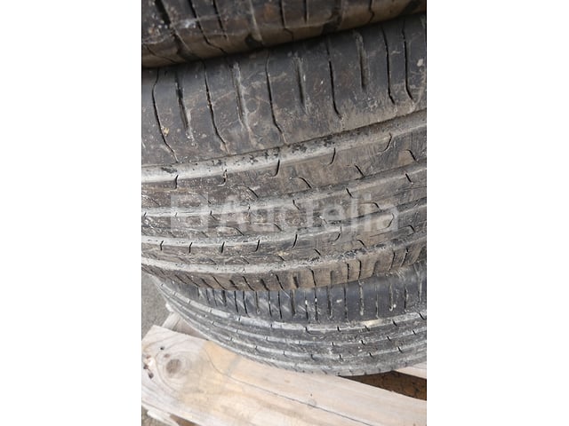 4 Banden – foto 8 – kavel bij Auctelia, Fauvillers