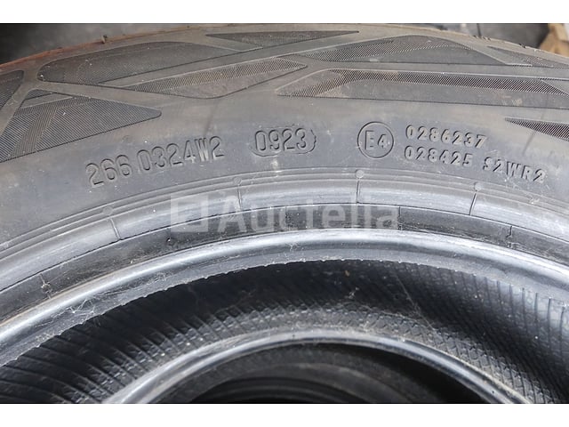 4 Banden – foto 4 – kavel bij Auctelia, Fauvillers