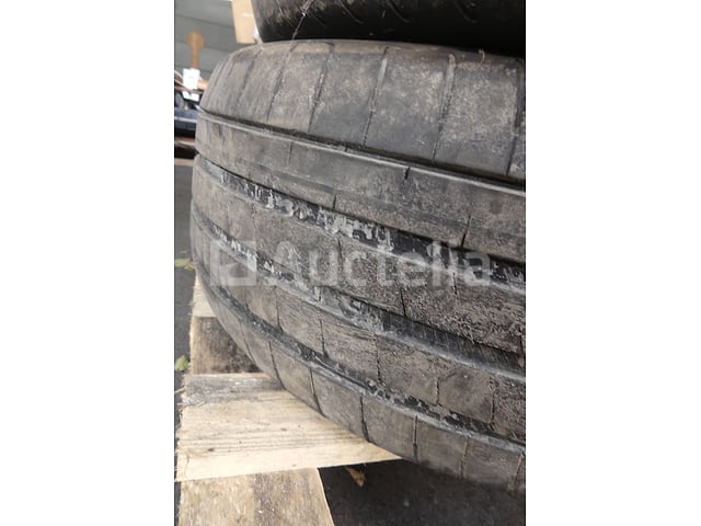 4 Banden – foto 9 – kavel bij Auctelia, Fauvillers