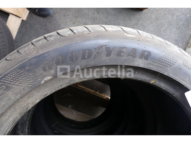 4 Banden – foto 3 – kavel bij Auctelia, Fauvillers