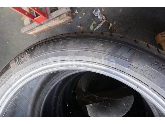 4 Banden – foto 3 – kavel bij Auctelia, Fauvillers