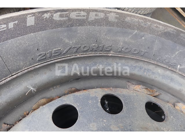 4 Banden – foto 4 – kavel bij Auctelia, Fauvillers