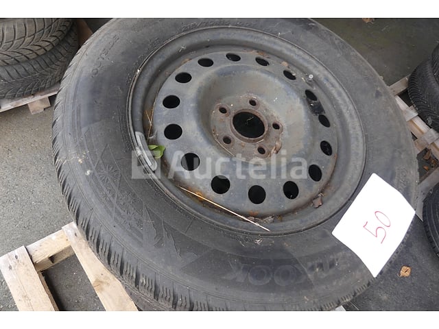 4 Banden – foto 2 – kavel bij Auctelia, Fauvillers