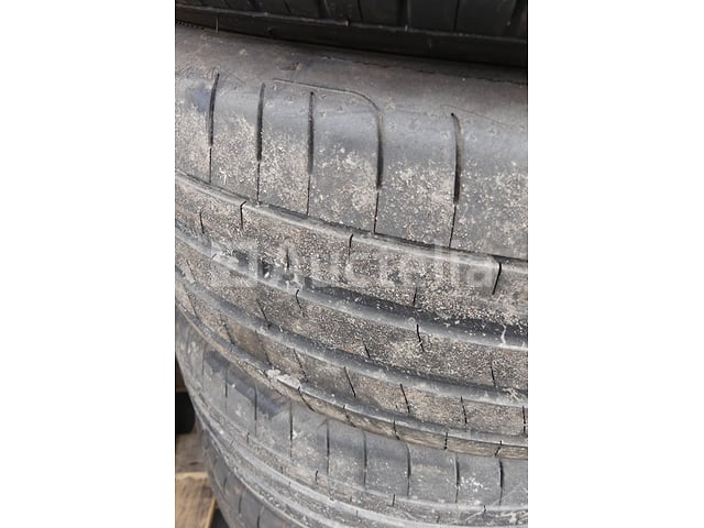 4 Banden – foto 7 – kavel bij Auctelia, Fauvillers