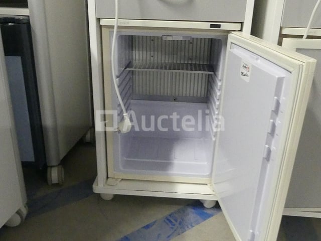 4 Diverse nachtkastjes – foto 8 – kavel bij Auctelia, Tournai