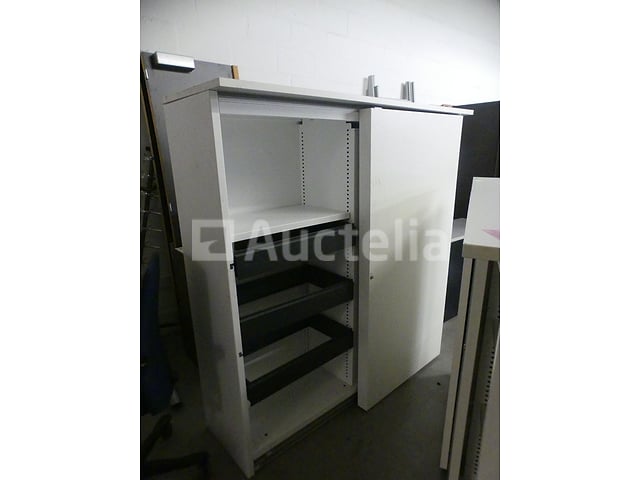 4 kasten met 2 schuifdeuren – foto 2 – kavel bij Auctelia, Saint-Gilles