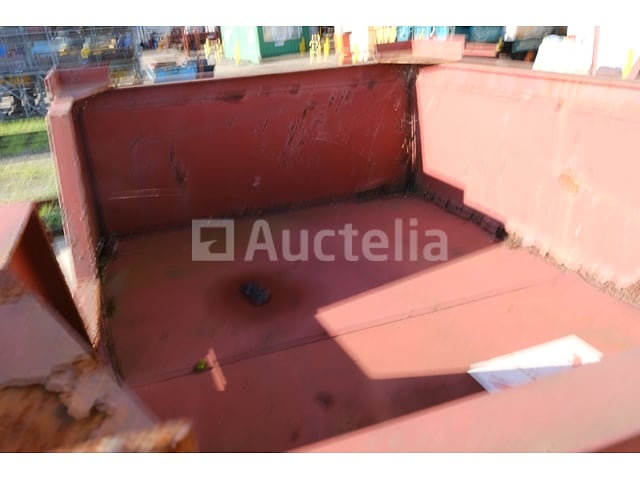 4 stapelbare metalen bakken – foto 4 – kavel bij Auctelia, Antwerpen