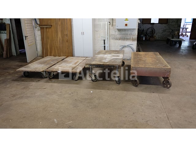 4-wielige transportwagens van rubber of metaal – foto 2 – kavel bij Auctelia, Sankt Vith