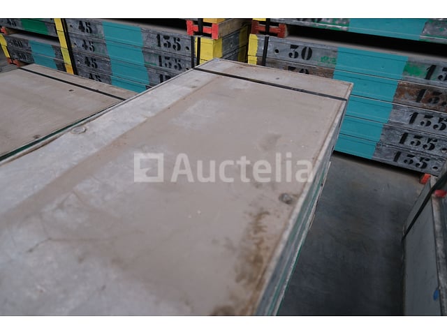 5 bekistingspanelen 135X60 Framax – foto 4 – kavel bij Auctelia, Machelen