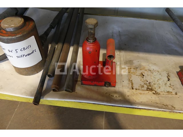 5 knikken – foto 4 – kavel bij Auctelia, Binche