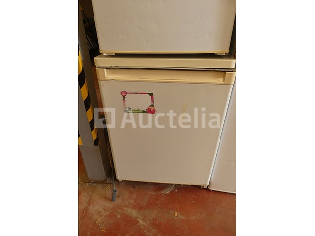 5 tafelkoelkasten – foto 8 – kavel bij Auctelia, Courcelles