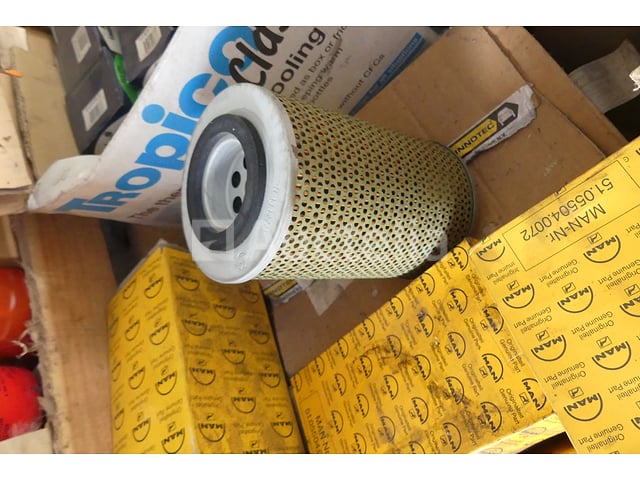 50 oliefilters voor auto of vrachtwagen – foto 2 – kavel bij Auctelia, Fauvillers