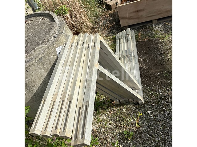 6 Bekistingselementen – foto 3 – kavel bij Auctelia, Gembloux