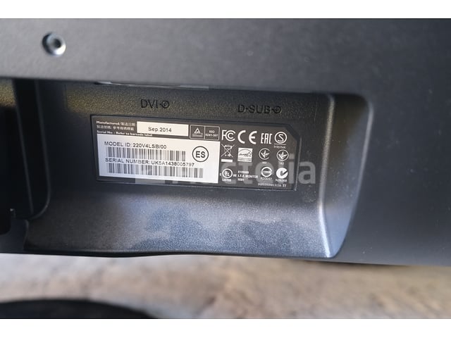 6 computerschermen – foto 8 – kavel bij Auctelia, Flémalle
