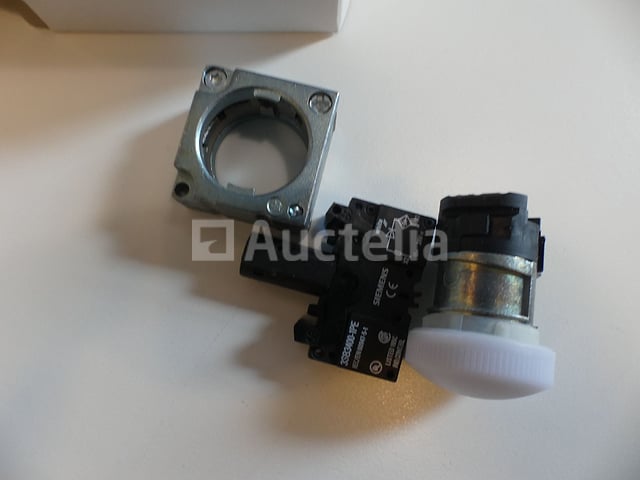 60 Diverse Elektronische Knoppen en Accessoires – foto 8 – kavel bij Auctelia, Drogenbos