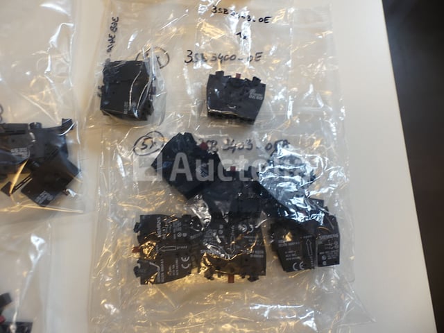 60 Diverse Elektronische Knoppen en Accessoires – foto 3 – kavel bij Auctelia, Drogenbos