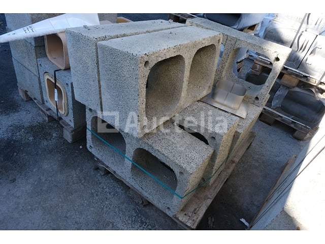 7 dubbele betonnen bushels – kavel bij Auctelia, Paliseul