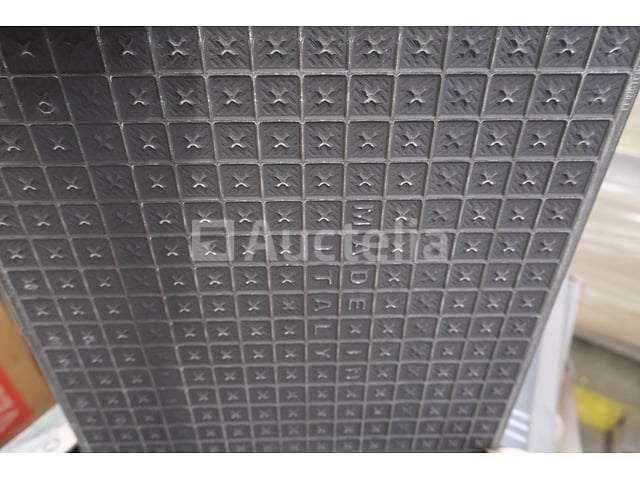 70 tegels 45x45 sintesi – foto 4 – kavel bij Auctelia, Paliseul