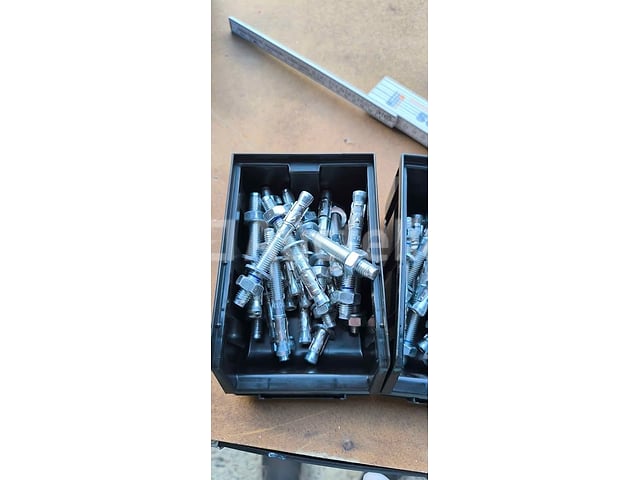 75 Stijlanker M10 x 100 – foto 3 – kavel bij Auctelia, Bastogne