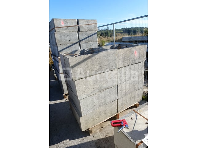 8 betonnen inspectiekamers 72x72x30 – kavel bij Auctelia, Paliseul