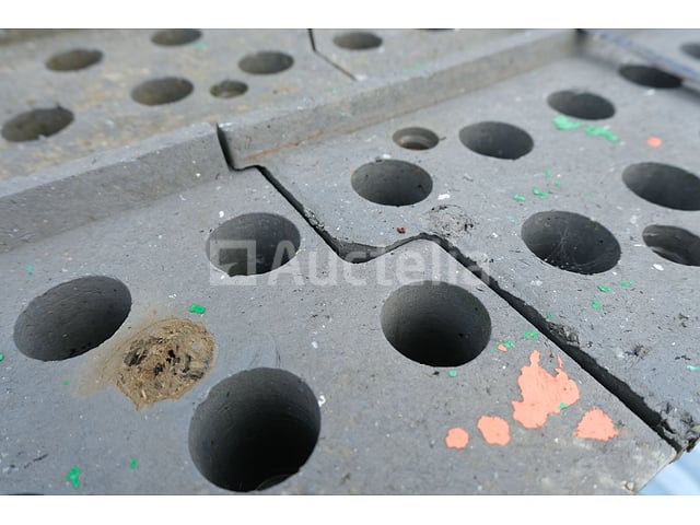 8 composietrekken voor constructiebarrières – foto 4 – kavel bij Auctelia, Chaudfontaine