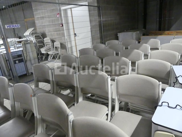 8 Stoelen – foto 6 – kavel bij Auctelia, Tournai