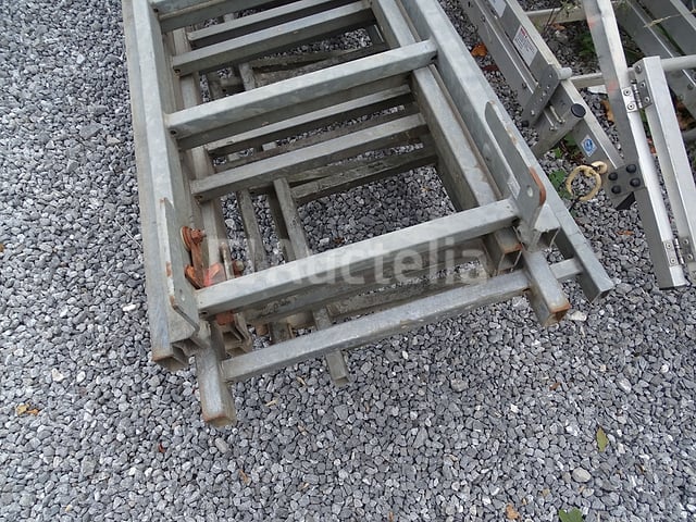 9 ladders (rek niet inbegrepen) – foto 4 – kavel bij Auctelia, Aye