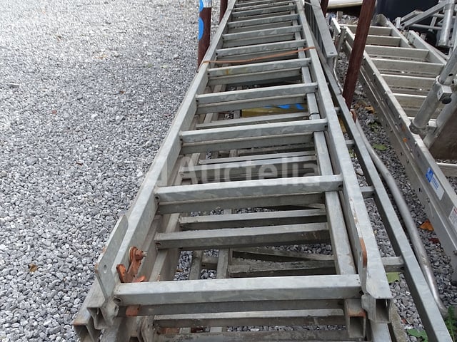 9 ladders (rek niet inbegrepen) – foto 5 – kavel bij Auctelia, Aye
