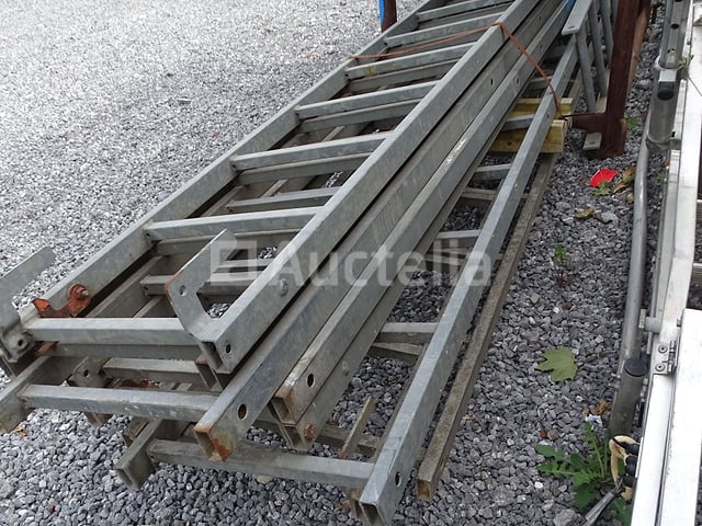9 ladders (rek niet inbegrepen) – foto 6 – kavel bij Auctelia, Aye