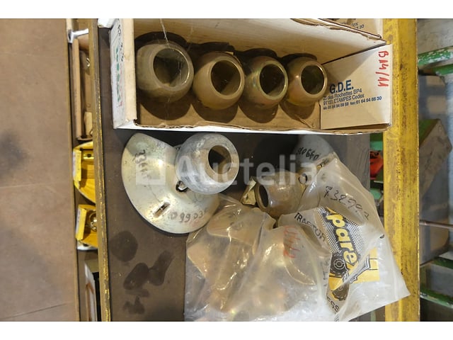 Accessoires voor Hefarmen – foto 4 – kavel bij Auctelia, Binche