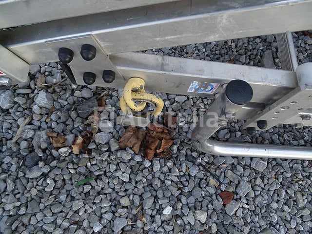 Aluminium trap (11 treden + 6 treden) als toegangsmateriaal voor platen – foto 5 – kavel bij Auctelia, Aye