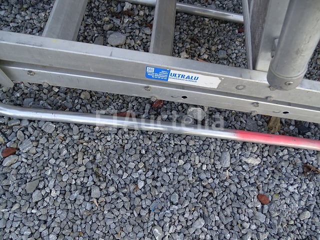 Aluminium trap (11 treden + 6 treden) als toegangsmateriaal voor platen – foto 4 – kavel bij Auctelia, Aye
