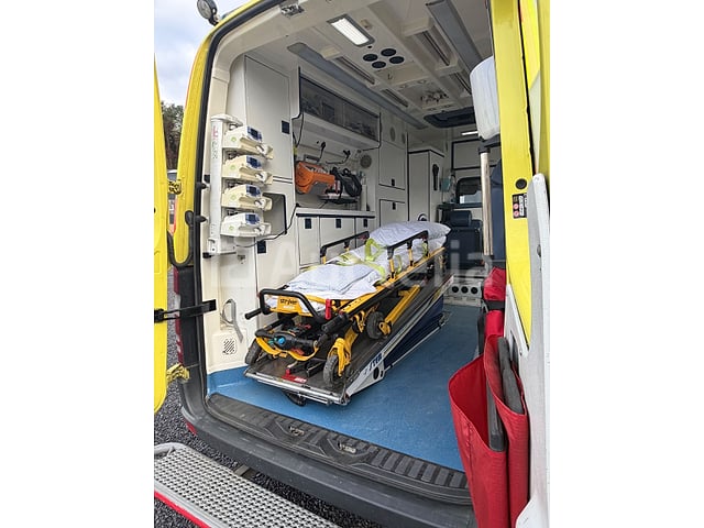 Ambulance - Mercedes - 515 CDI 3.5 (2014) – foto 7 – kavel bij Auctelia, Sprimont