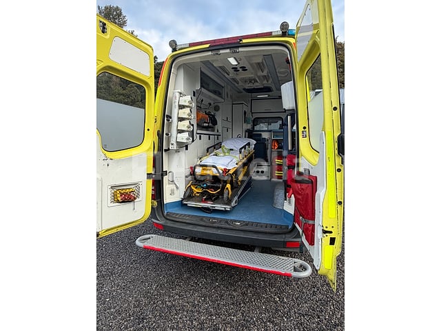 Ambulance - Mercedes - 515 CDI 3.5 (2014) – foto 6 – kavel bij Auctelia, Sprimont