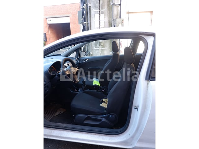 Auto Opel Corsa (2009-135,622 km) – foto 9 – kavel bij Auctelia, Soignies