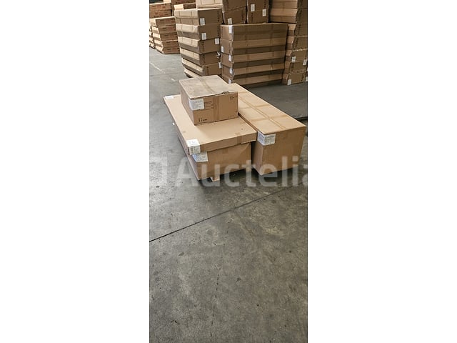 Badkamermeubel 130 cm - Licht hout decor + zwarte waskommen - Incl. muurkranen – foto 4 – kavel bij Auctelia, Tholen