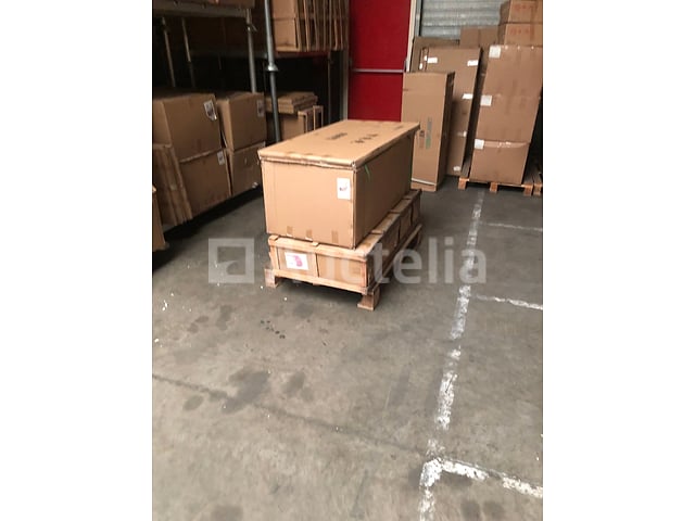 Badkamermeubel 2-persoons - 120 cm - Hout decor met zwarte wasbak - Incl. kranen – foto 6 – kavel bij Auctelia, Tholen