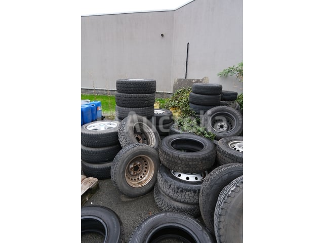 Banden en wielen – foto 2 – kavel bij Auctelia, Cuesmes
