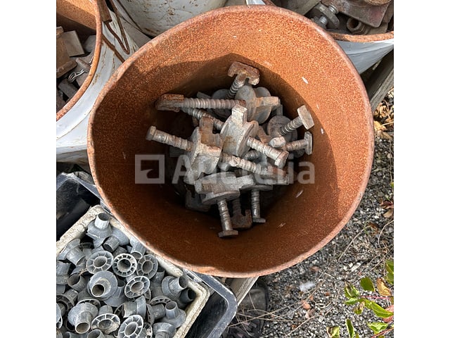 Bekistingsaccessoires – foto 7 – kavel bij Auctelia, Gembloux