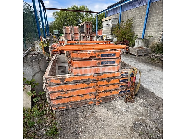 Bekistingsset voor betonblokken Betonblok – foto 5 – kavel bij Auctelia, Gembloux