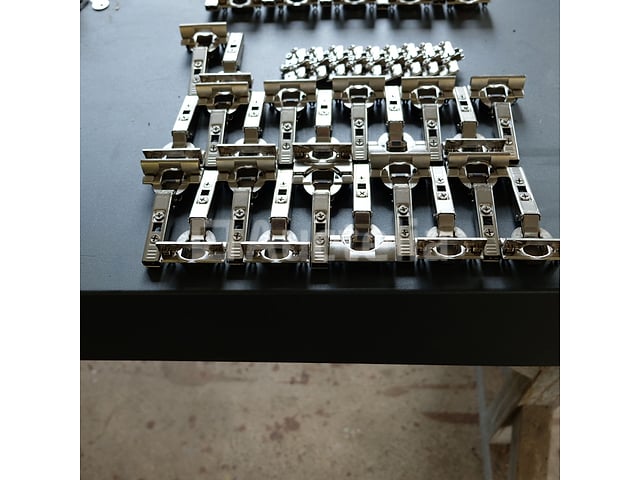 Blum / Hettich scharnieren – foto 2 – kavel bij Auctelia, Sankt Vith