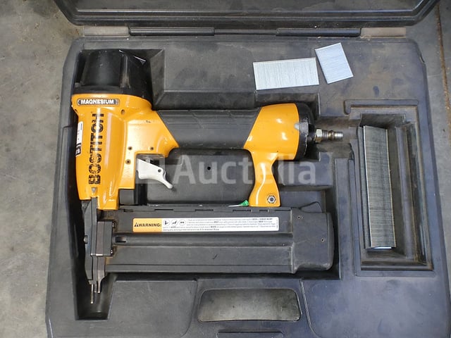 Bostitch BT200-2 Pneumatische Spijkermachine – foto 2 – kavel bij Auctelia, Tintigny