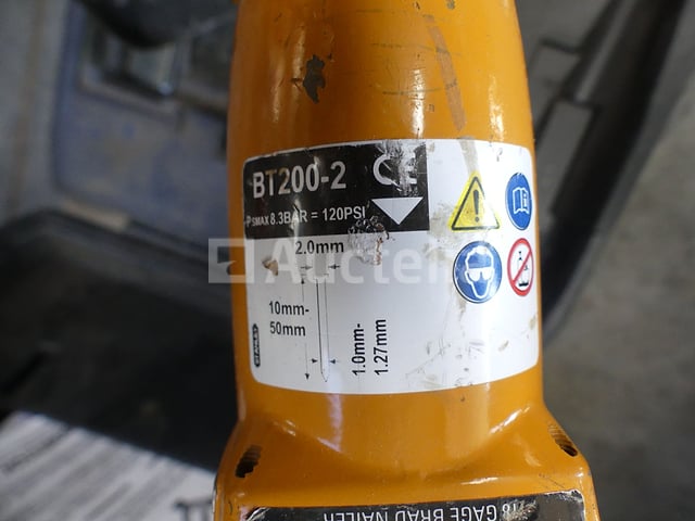 Bostitch BT200-2 Pneumatische Spijkermachine – foto 5 – kavel bij Auctelia, Tintigny