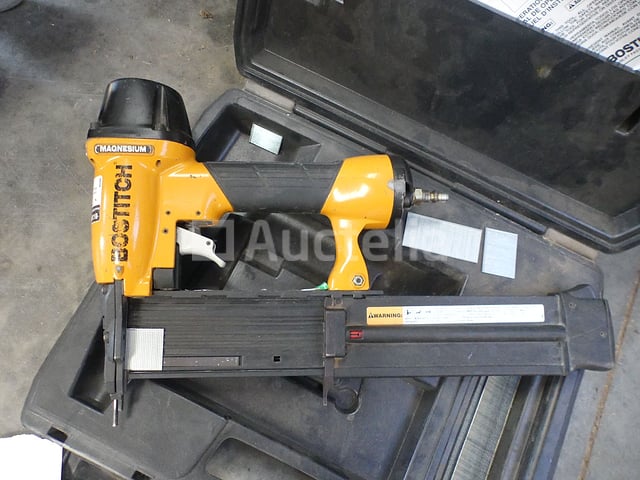 Bostitch BT200-2 Pneumatische Spijkermachine – foto 4 – kavel bij Auctelia, Tintigny