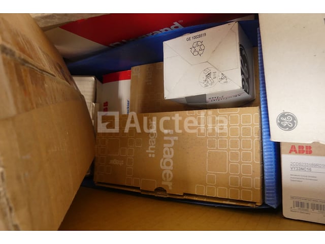 Bulk-elektrische apparatuur – foto 3 – kavel bij Auctelia, Braine-l'Alleud