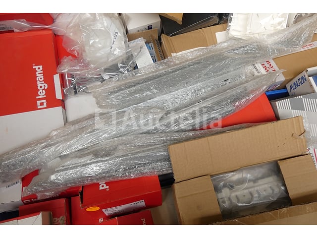 Bulk-elektrische apparatuur – foto 4 – kavel bij Auctelia, Braine-l'Alleud