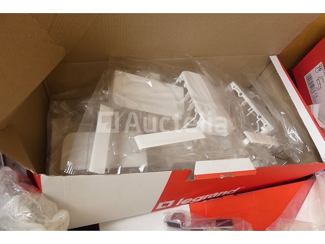 Bulk-elektrische apparatuur – foto 6 – kavel bij Auctelia, Braine-l'Alleud