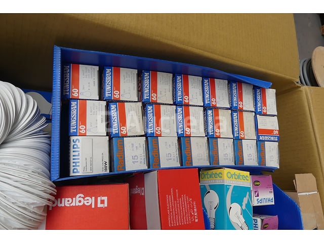 Bulk-elektrische apparatuur – foto 2 – kavel bij Auctelia, Braine-l'Alleud